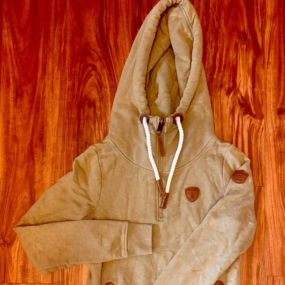 Wanakome Tops - Wanakome 1/4 zip sweatshirt